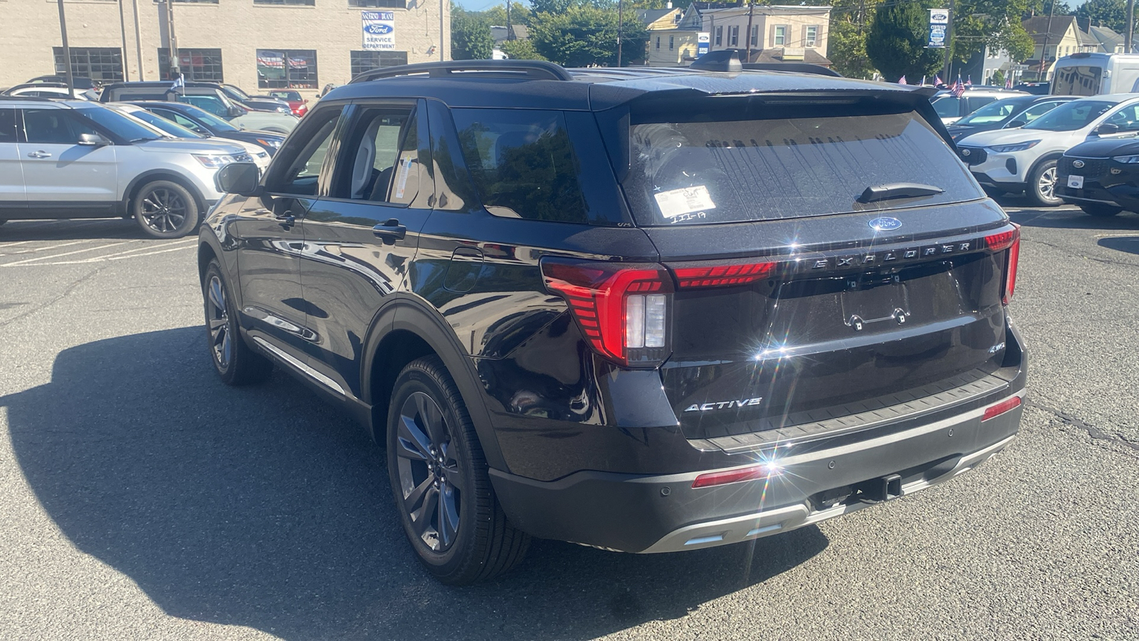 2025 Ford Explorer Active 25