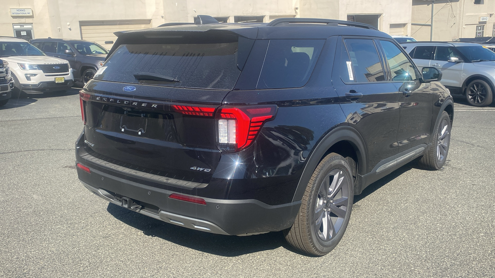 2025 Ford Explorer Active 28