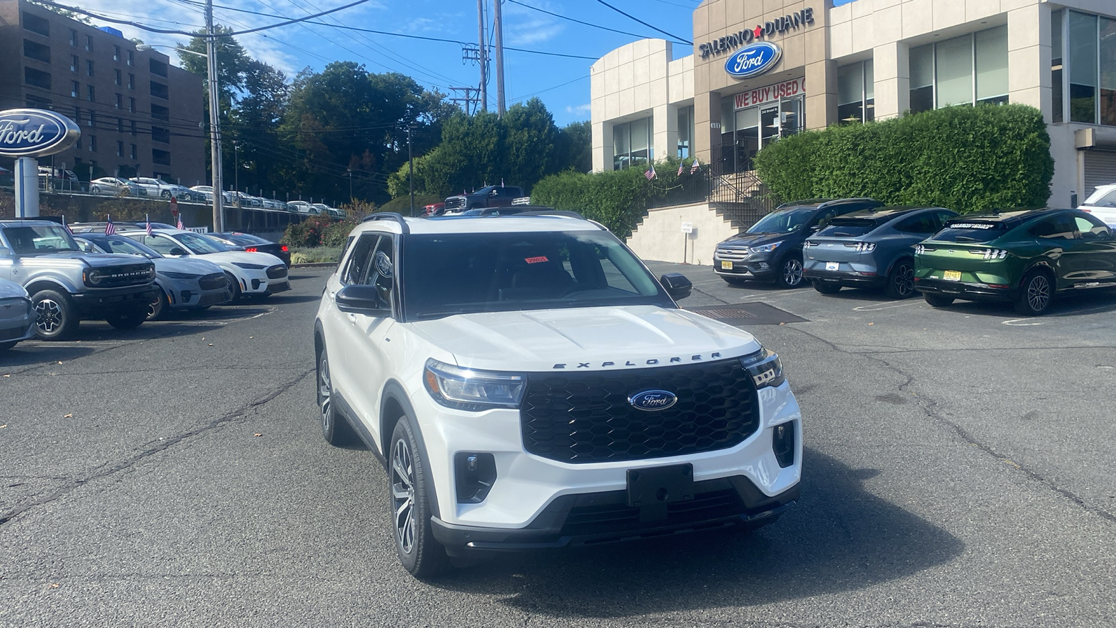 2025 Ford Explorer ST-Line 1