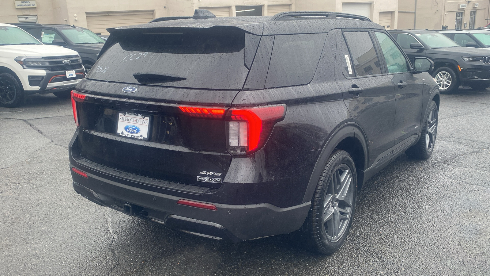 2025 Ford Explorer ST-Line 28