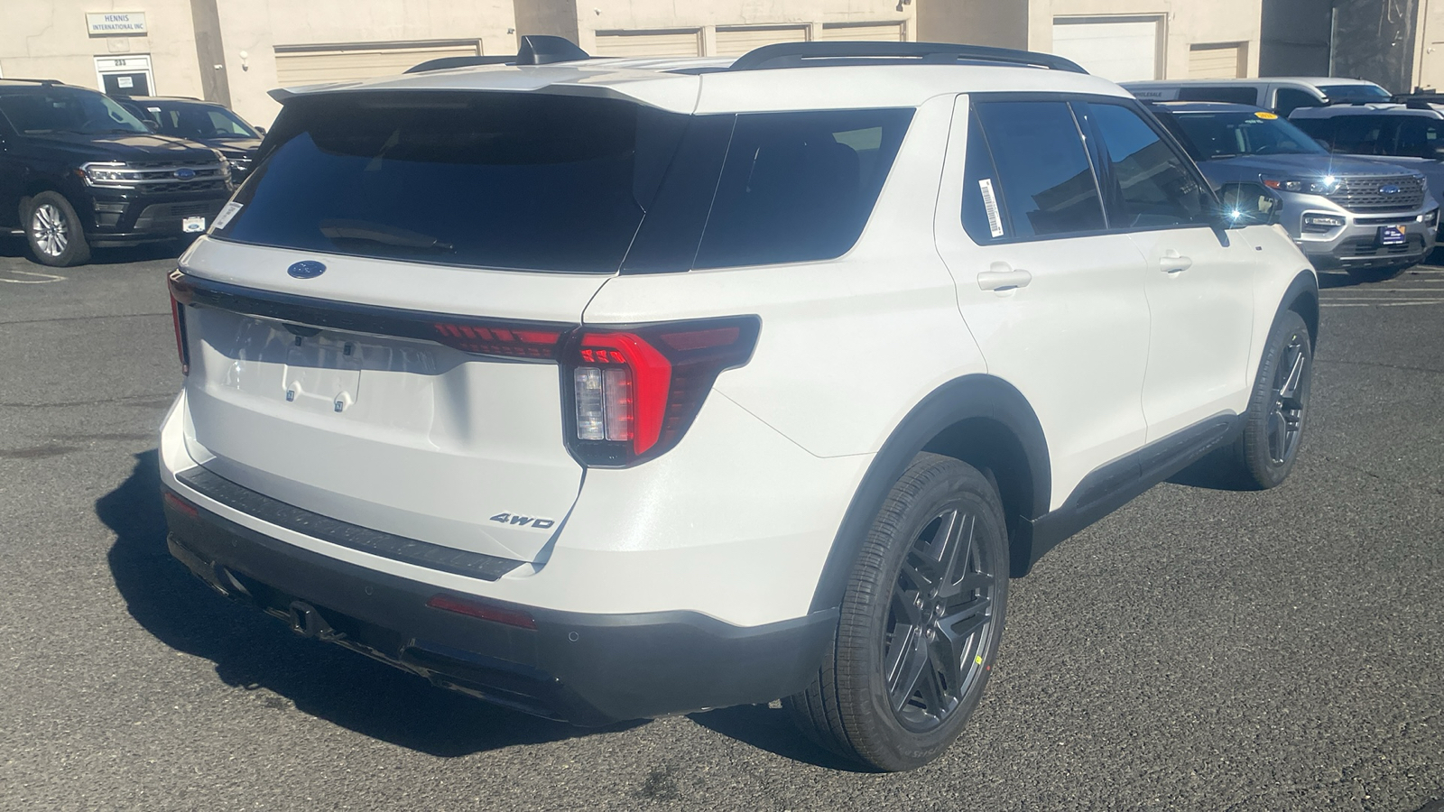 2025 Ford Explorer ST-Line 28