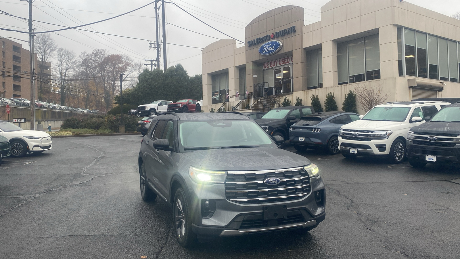 2025 Ford Explorer Active 1