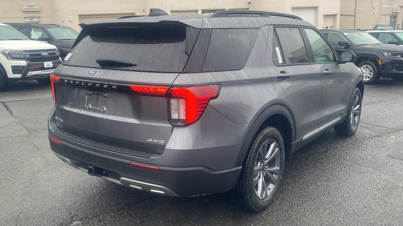 2025 Ford Explorer Active 28