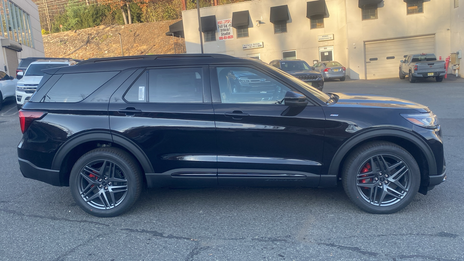 2025 Ford Explorer ST-Line 30