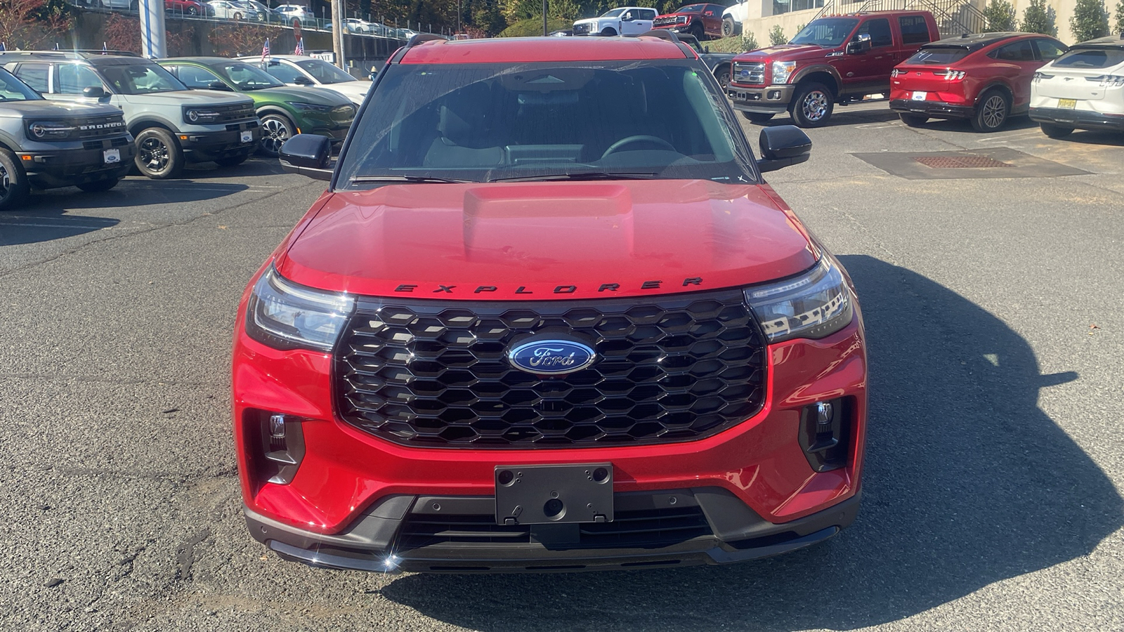 2025 Ford Explorer ST-Line 2