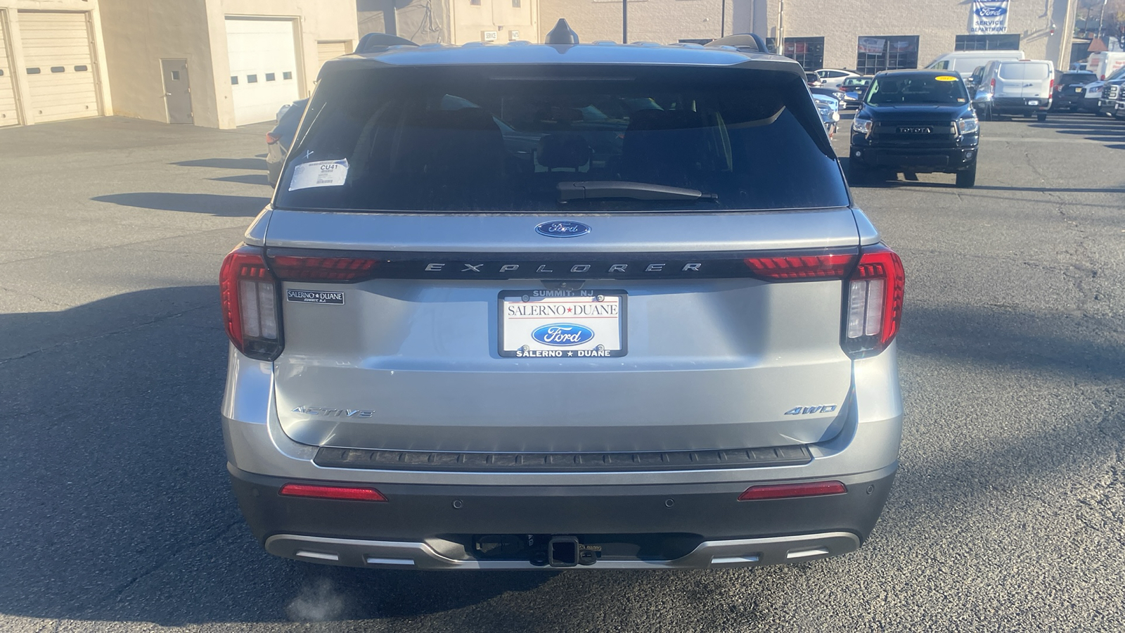 2025 Ford Explorer Active 26