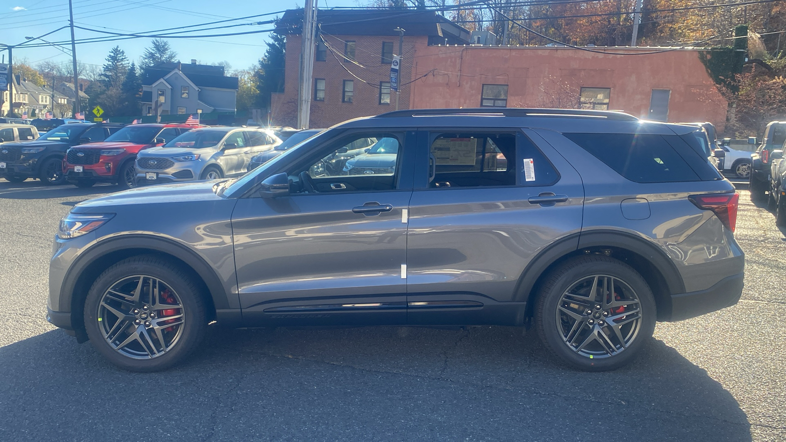 2025 Ford Explorer ST 4