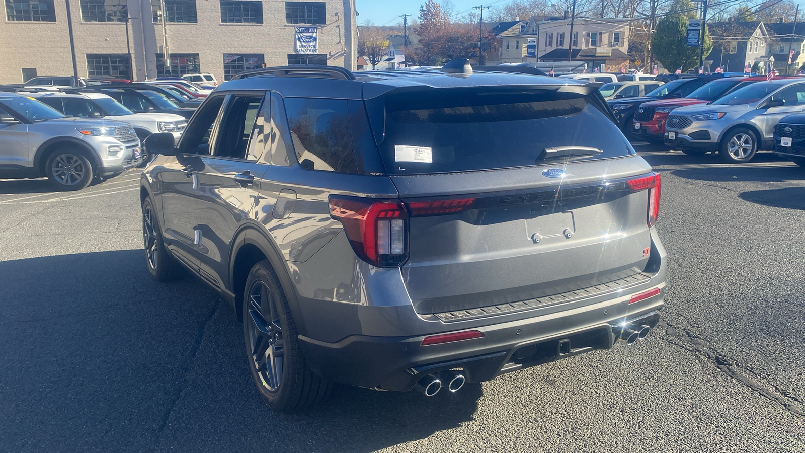 2025 Ford Explorer ST 25