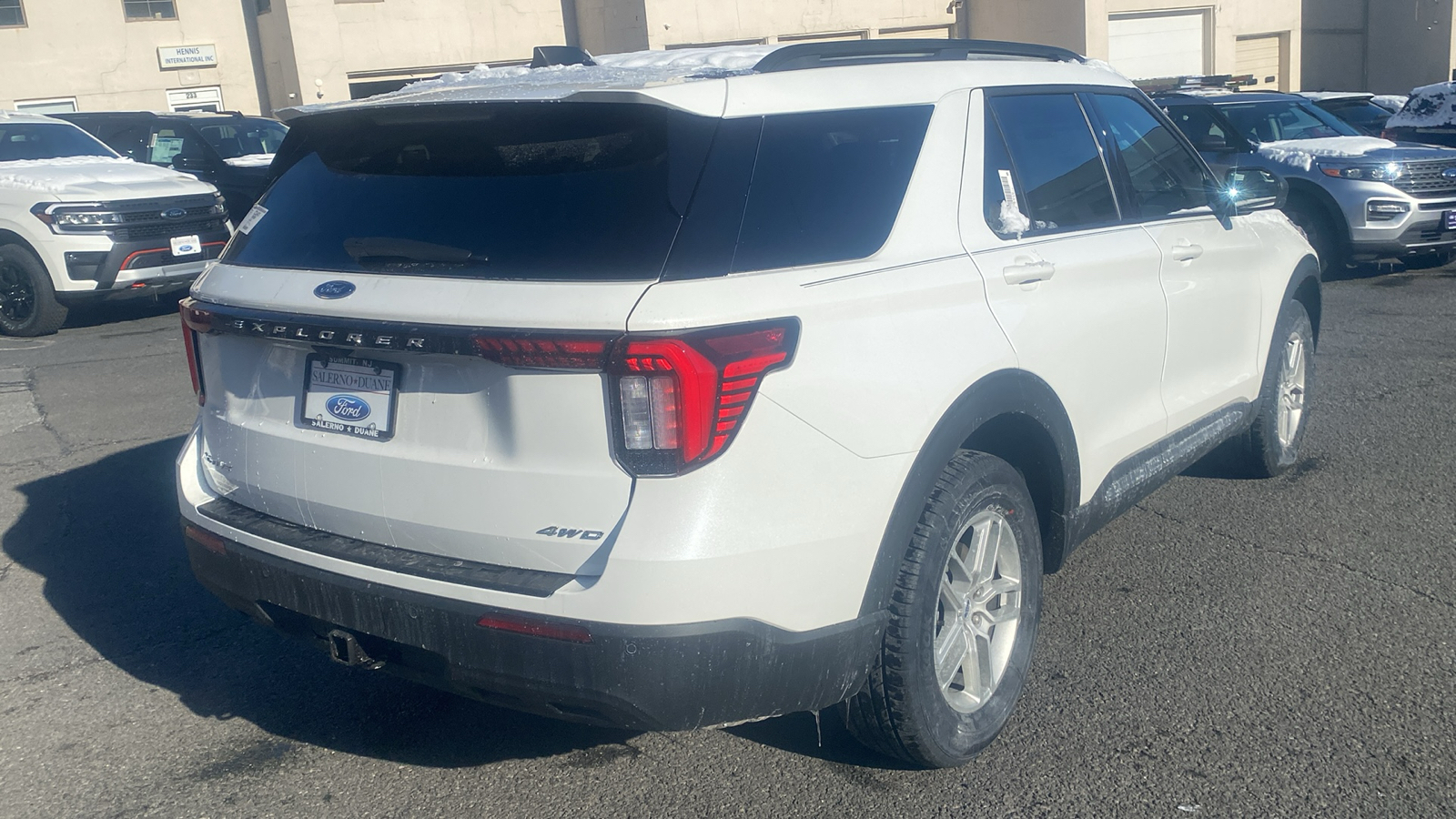 2025 Ford Explorer Active 28