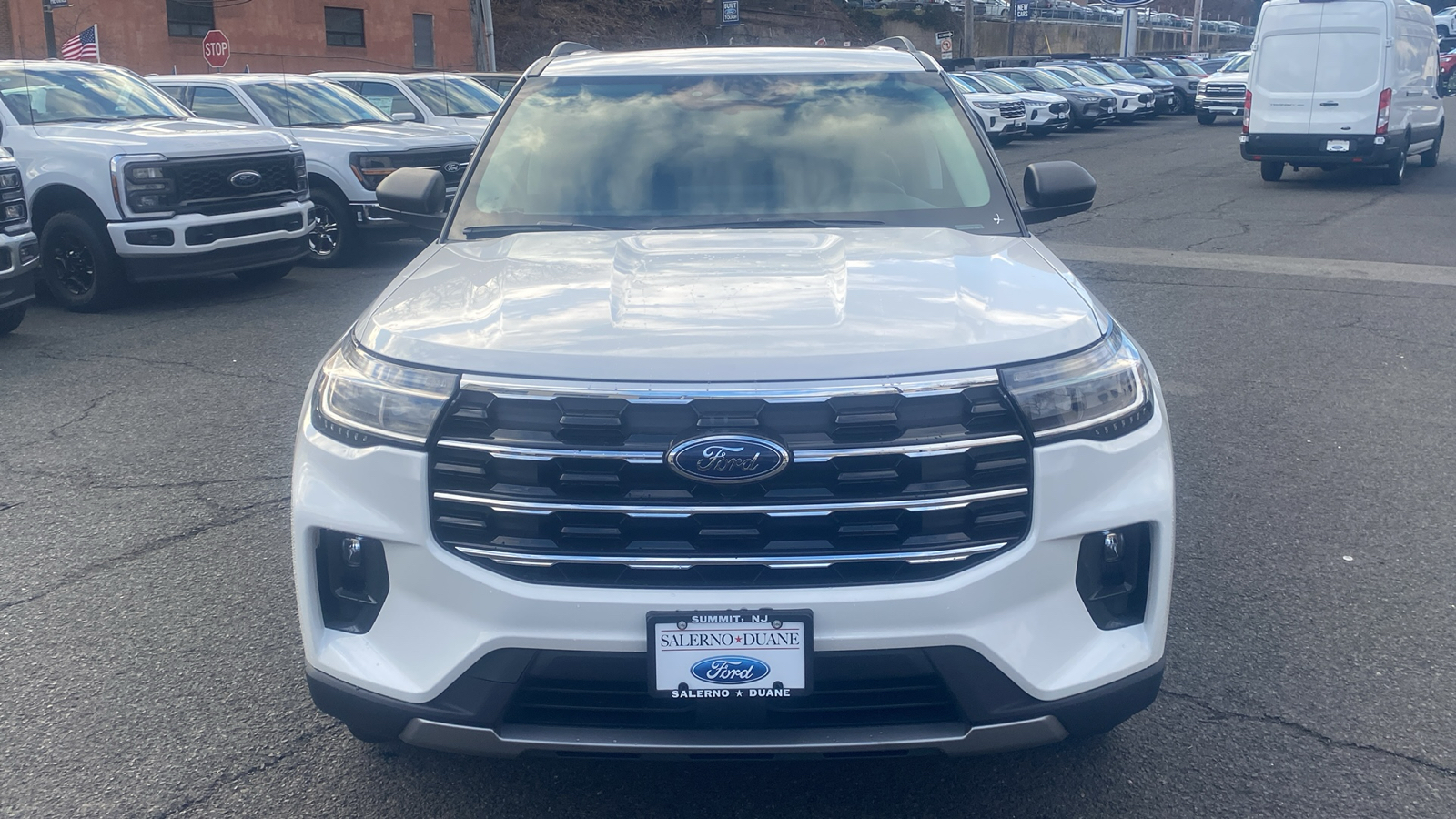 2025 Ford Explorer Active 2