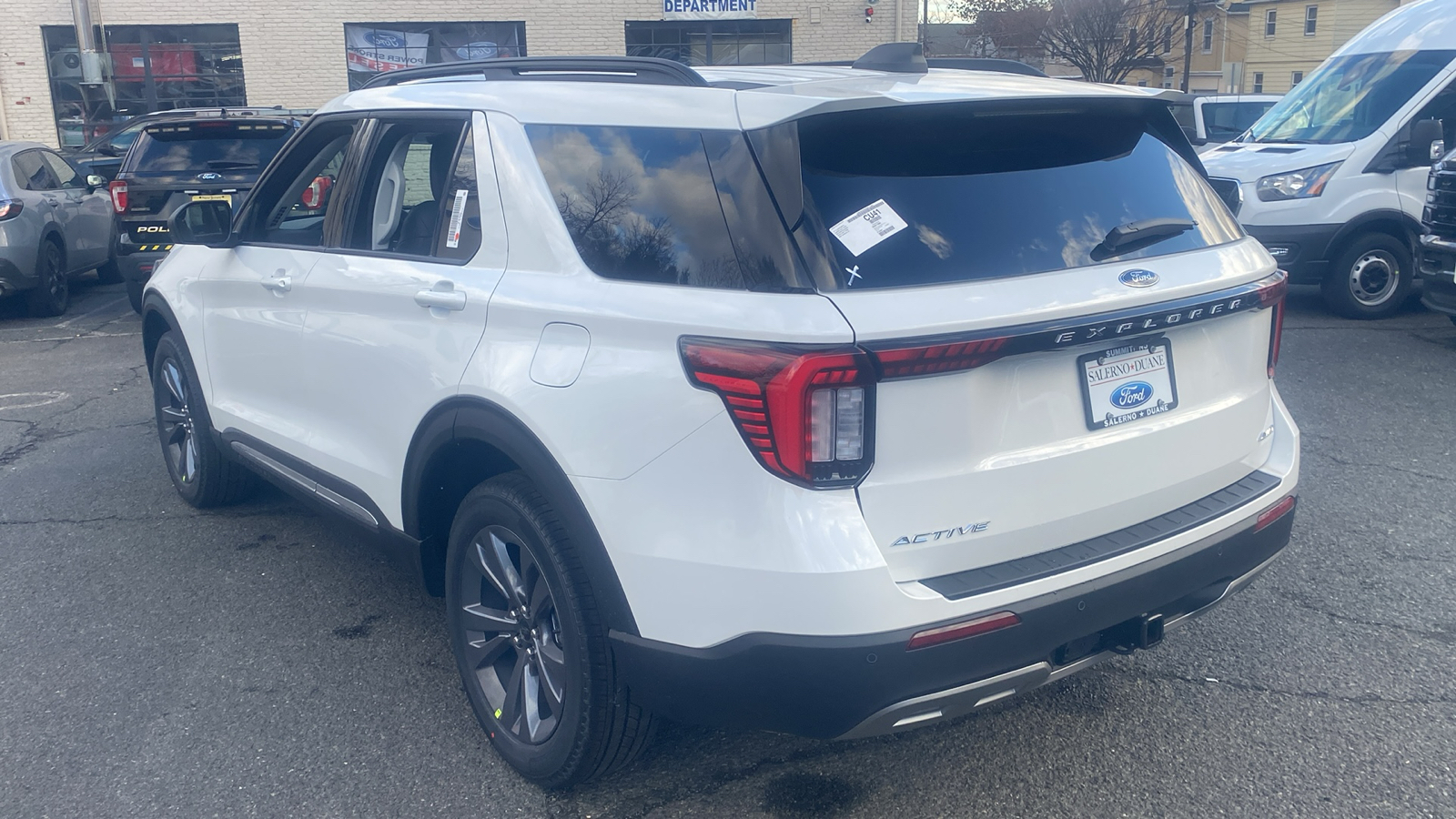 2025 Ford Explorer Active 26