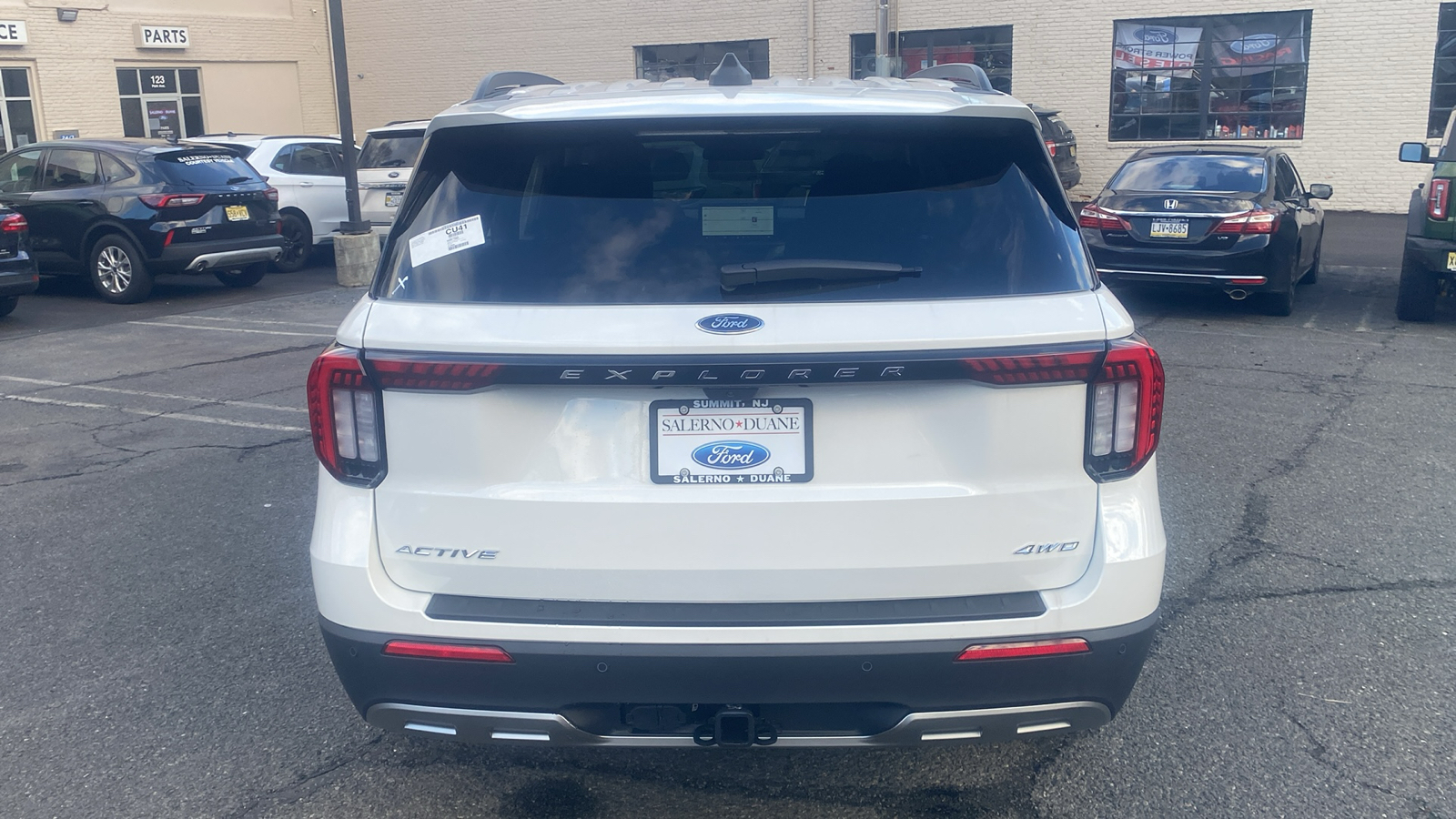 2025 Ford Explorer Active 27