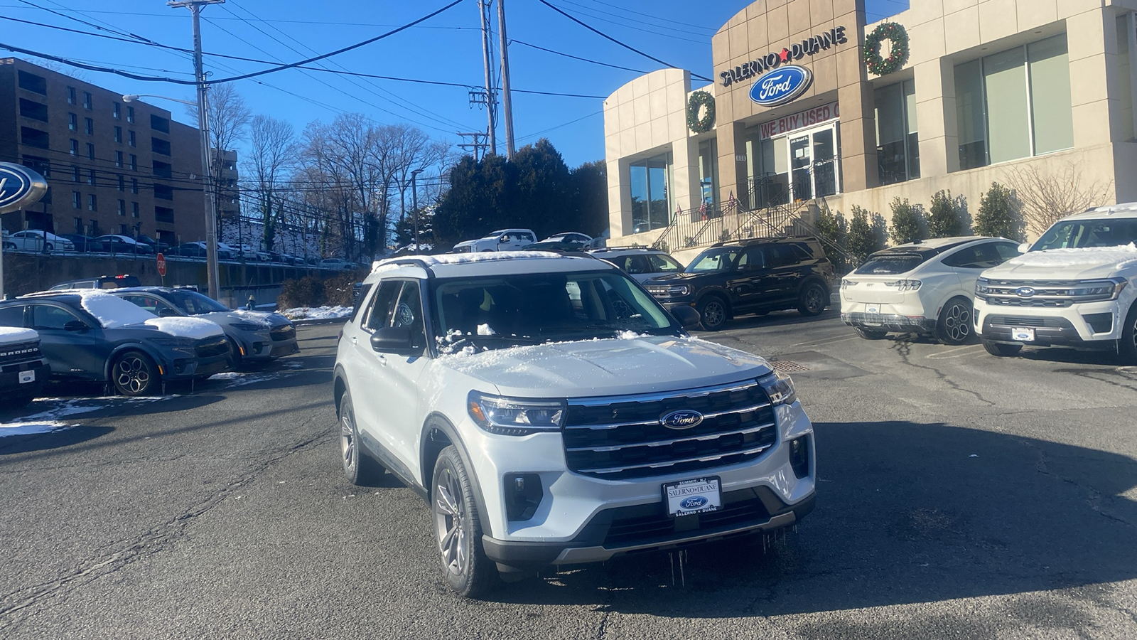 2025 Ford Explorer Active 1