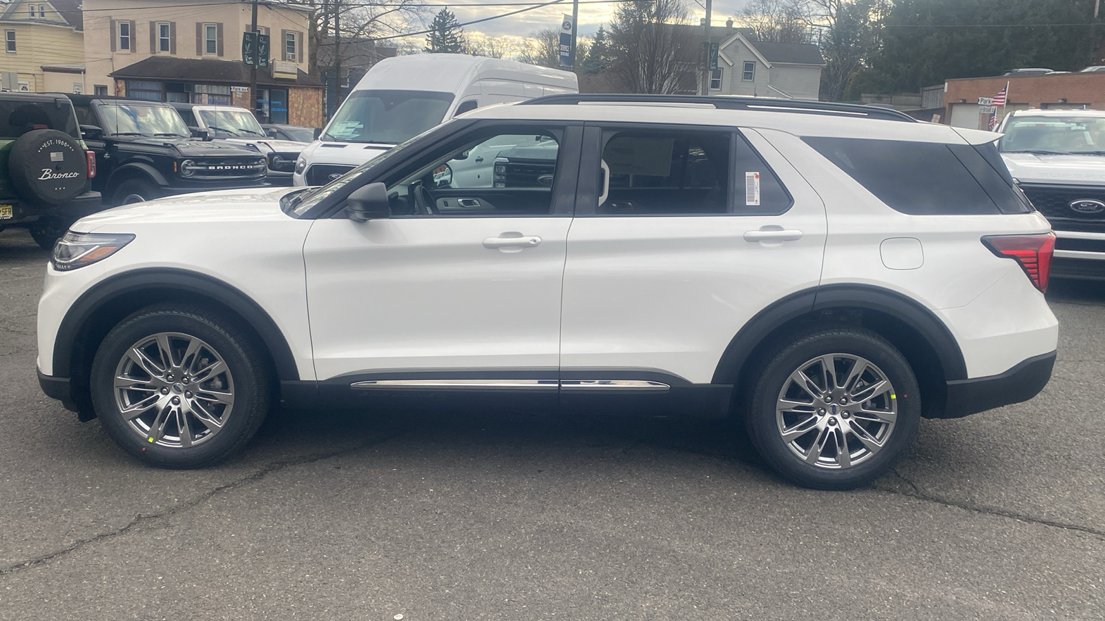 2025 Ford Explorer Active 4