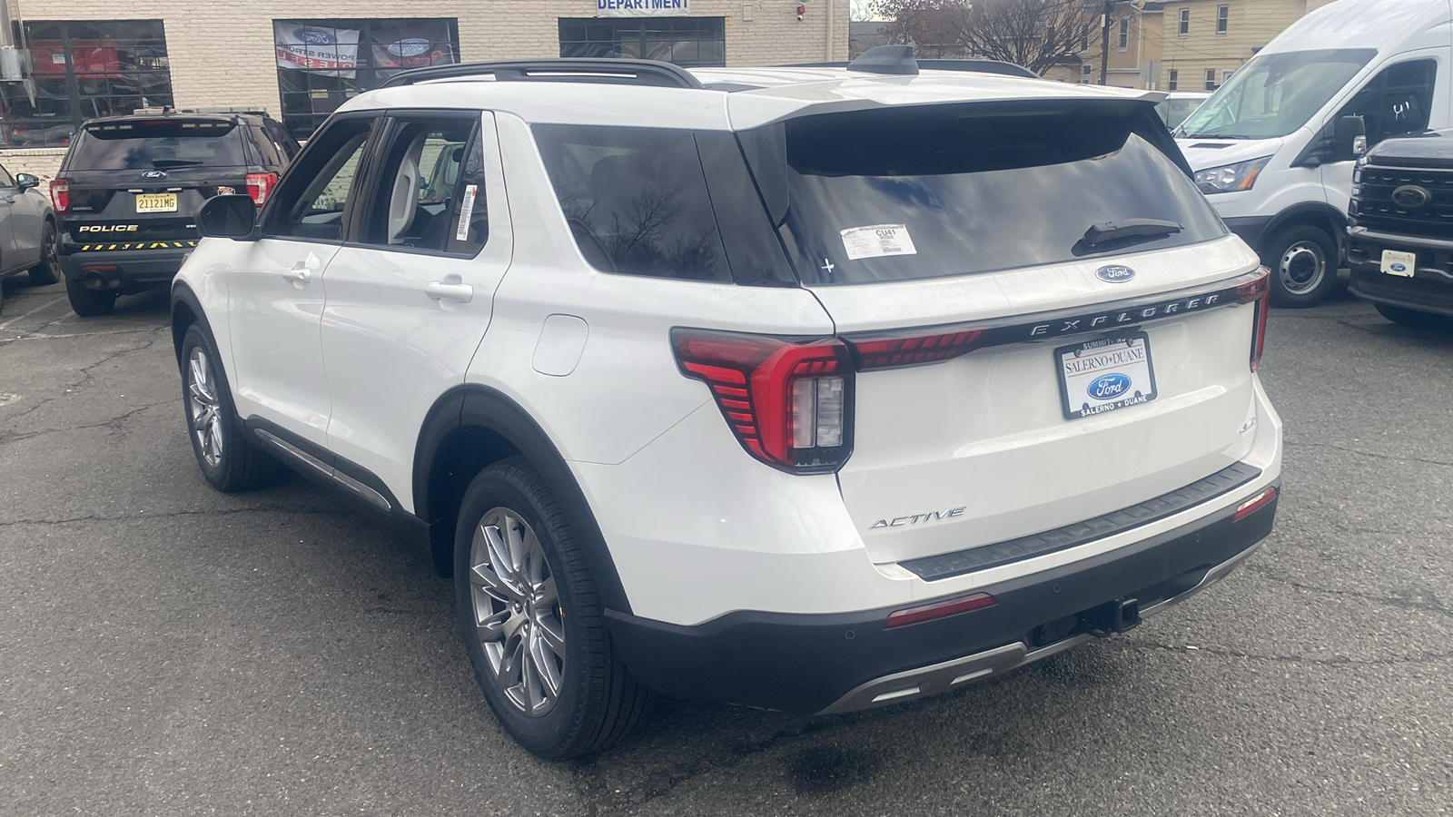 2025 Ford Explorer Active 26