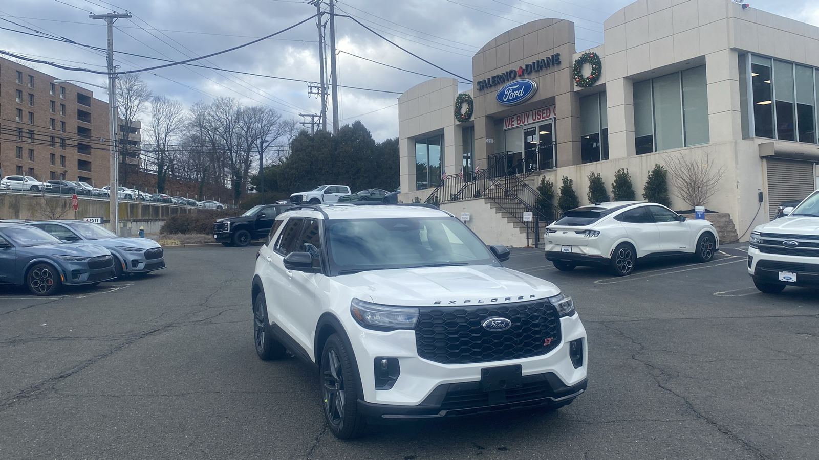 2025 Ford Explorer ST 1