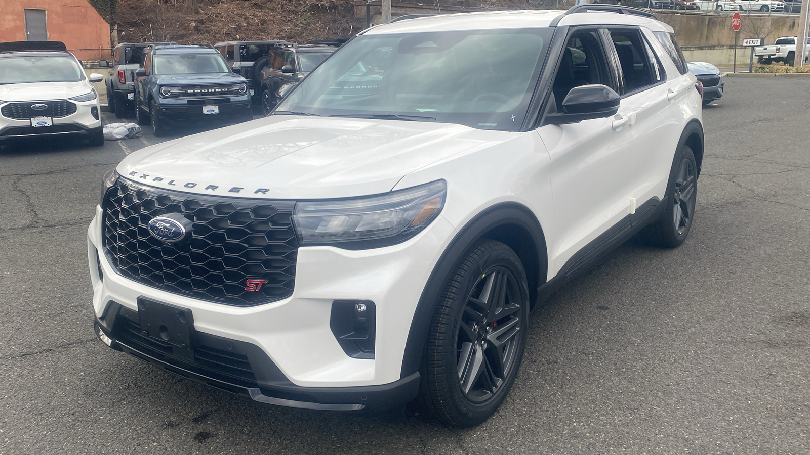 2025 Ford Explorer ST 3