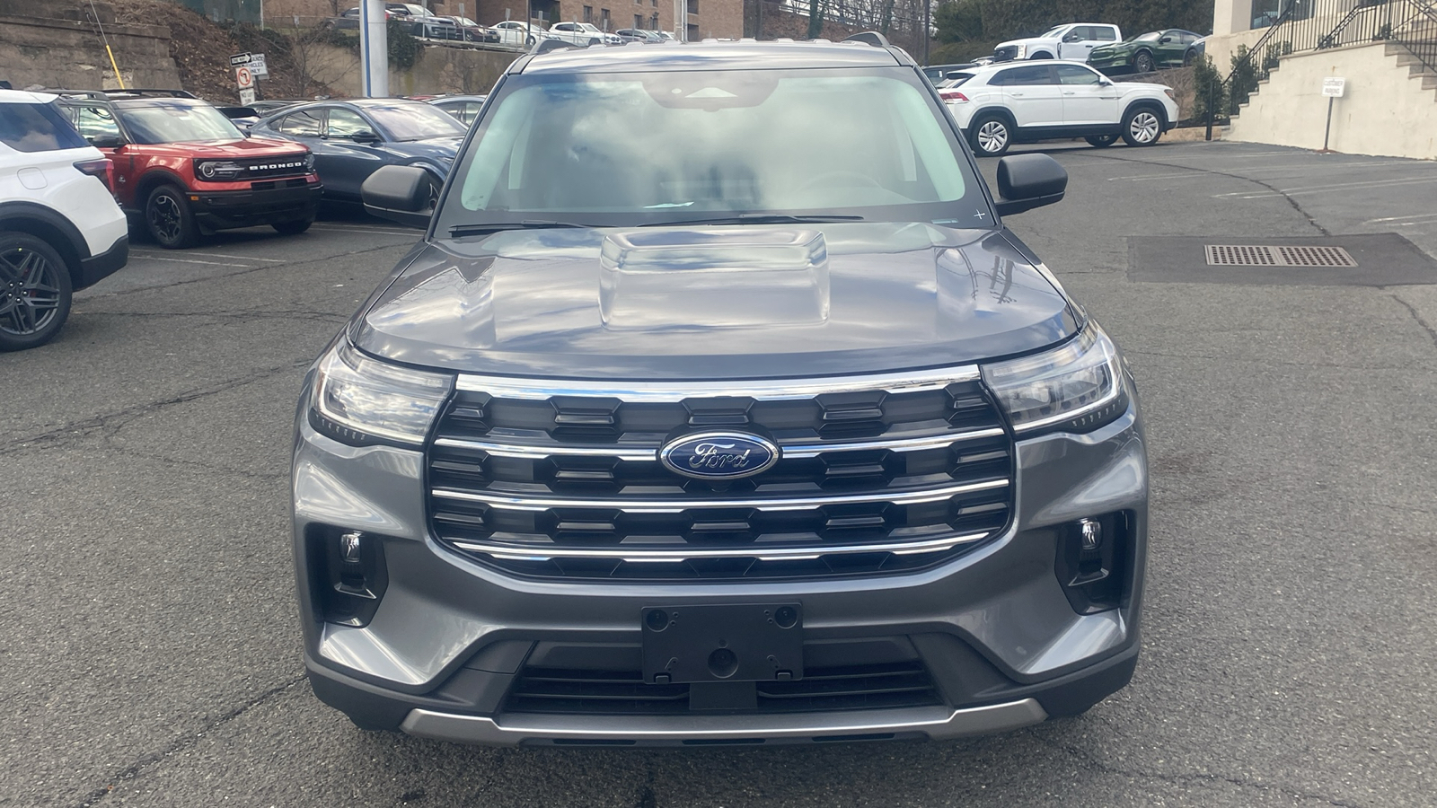 2025 Ford Explorer Active 2