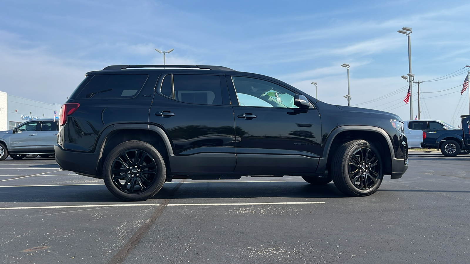 2023 GMC Acadia SLE 2