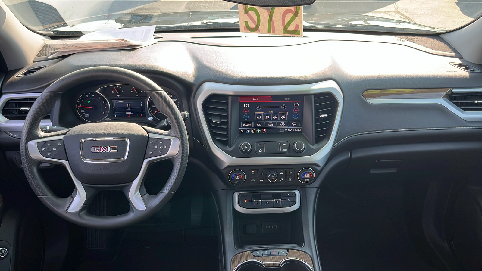 2023 GMC Acadia SLE 32