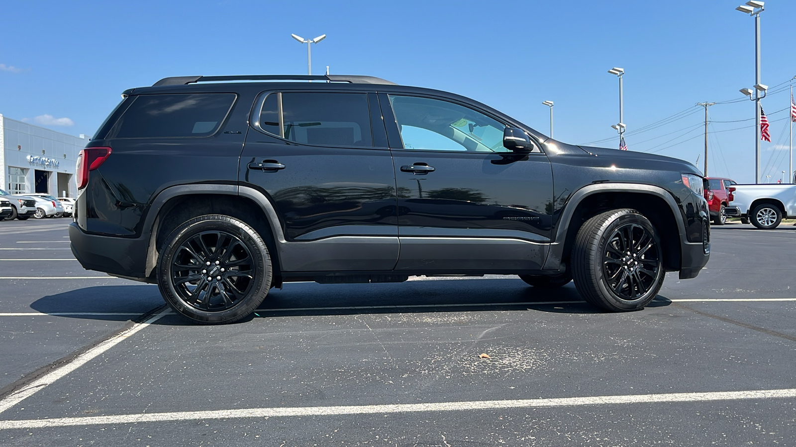 2023 GMC Acadia SLE 2