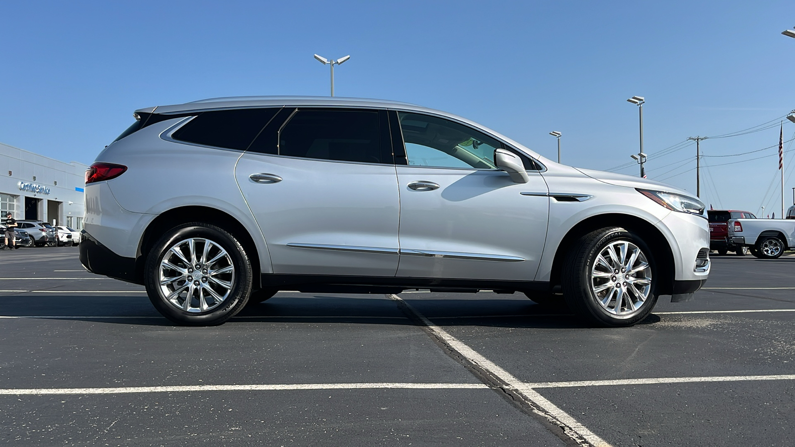 2021 Buick Enclave Essence 2