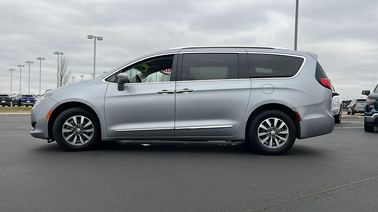2020 Chrysler Pacifica Touring L Plus 6