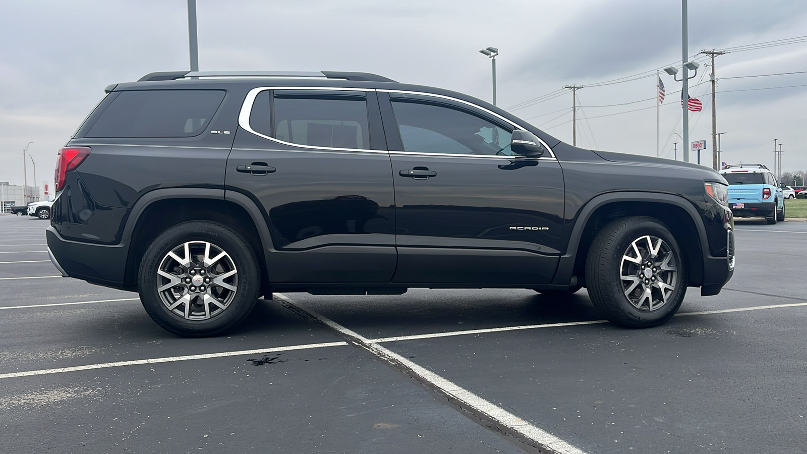 2021 GMC Acadia SLE 2