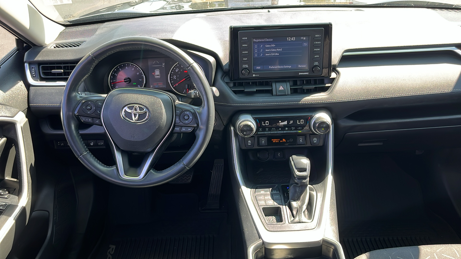 2021 Toyota RAV4 XLE 33