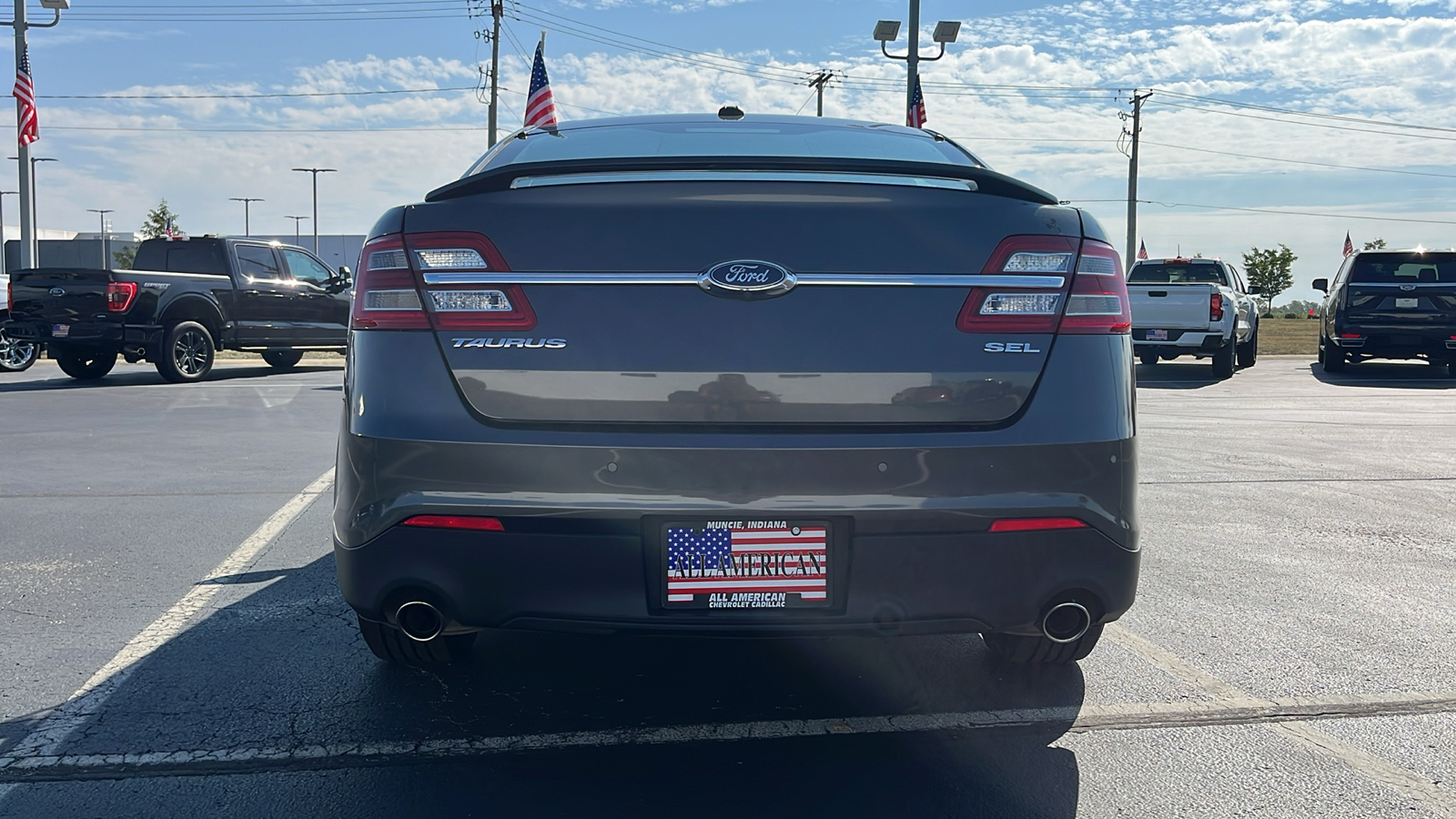 2019 Ford Taurus SEL 4