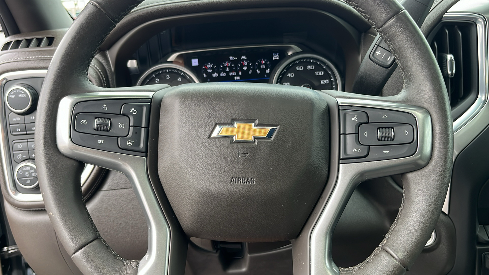 2020 Chevrolet Silverado 1500 LTZ 33