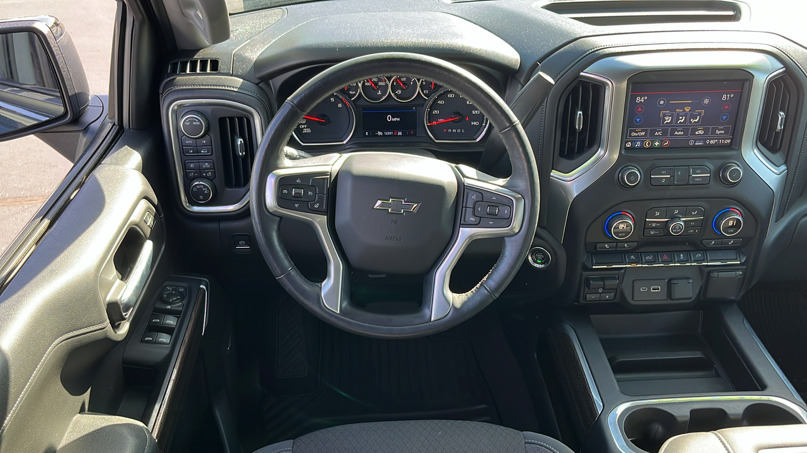 2020 Chevrolet Silverado 1500 RST 34