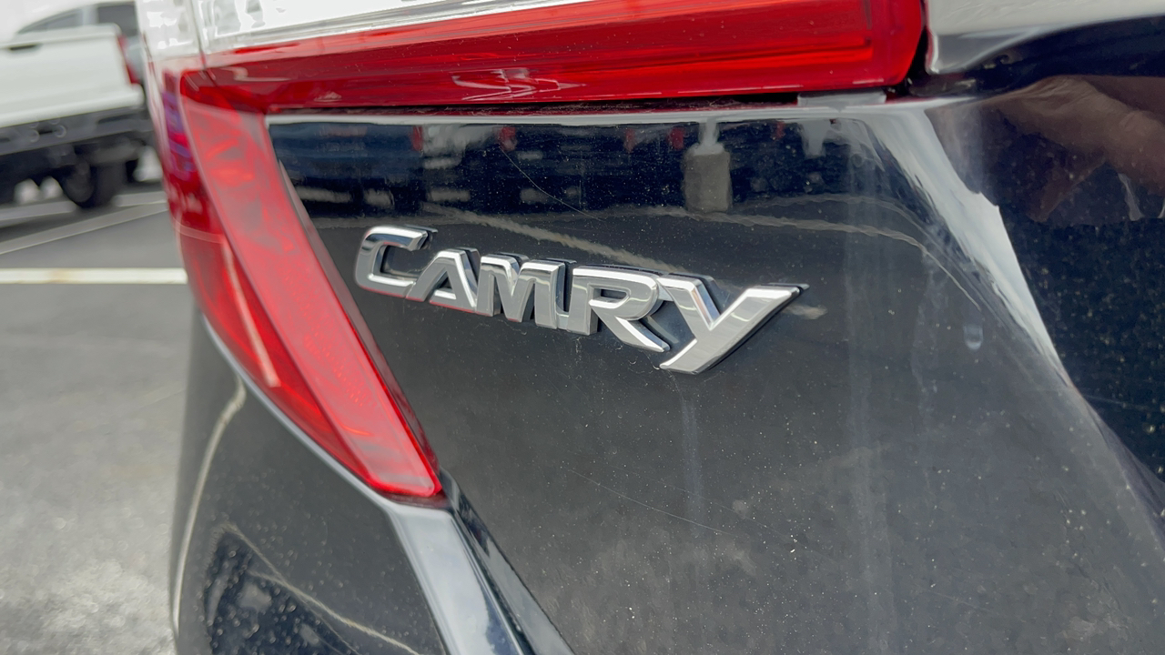 2012 Toyota Camry Hybrid XLE 10