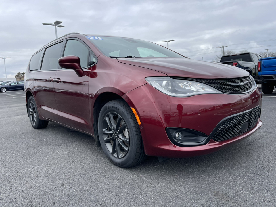 2020 Chrysler Pacifica Launch Edition 1