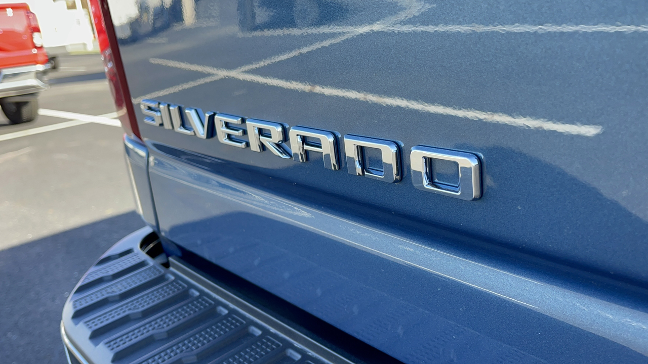 2024 Chevrolet Silverado 2500HD Custom 11