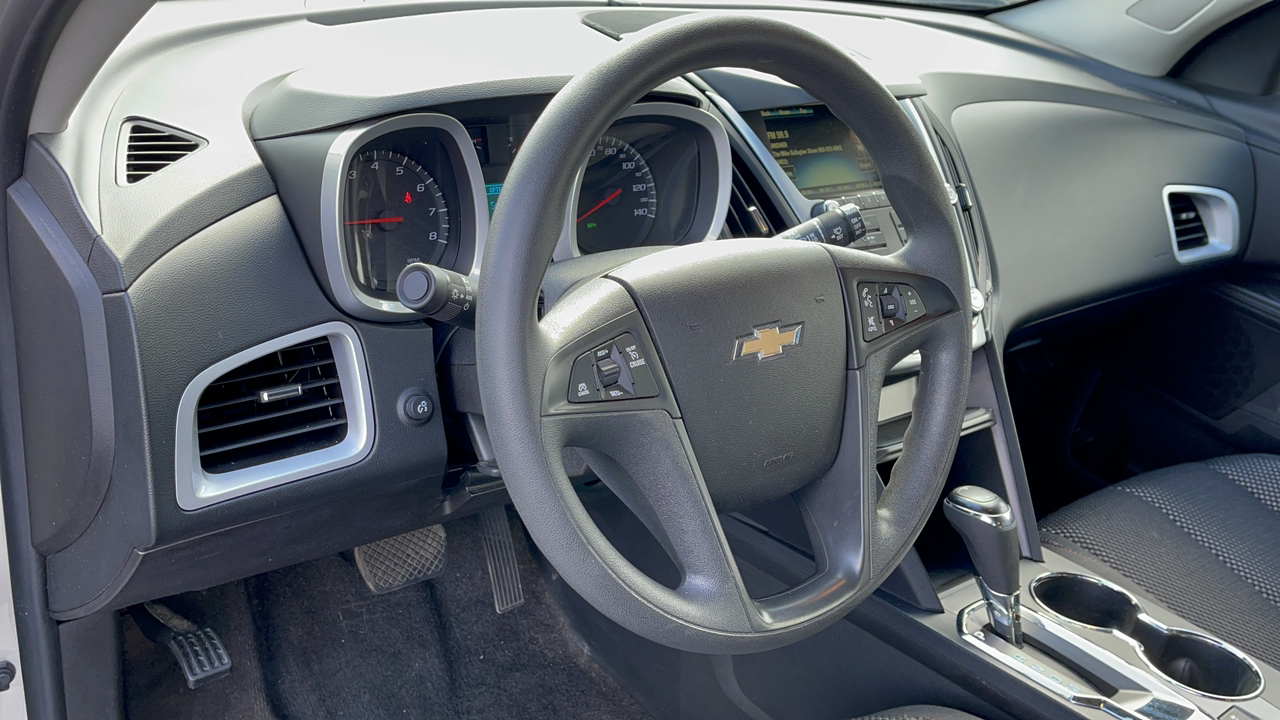 2016 Chevrolet Equinox LS 15
