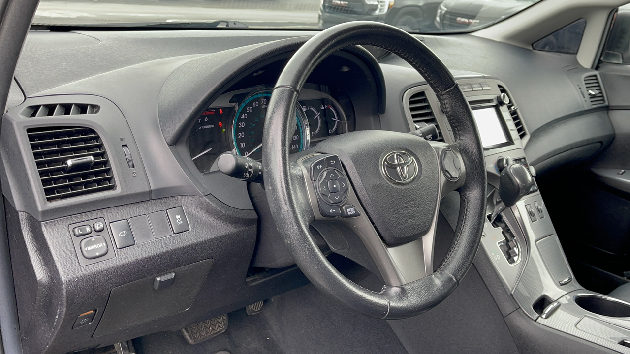 2015 Toyota Venza XLE 15