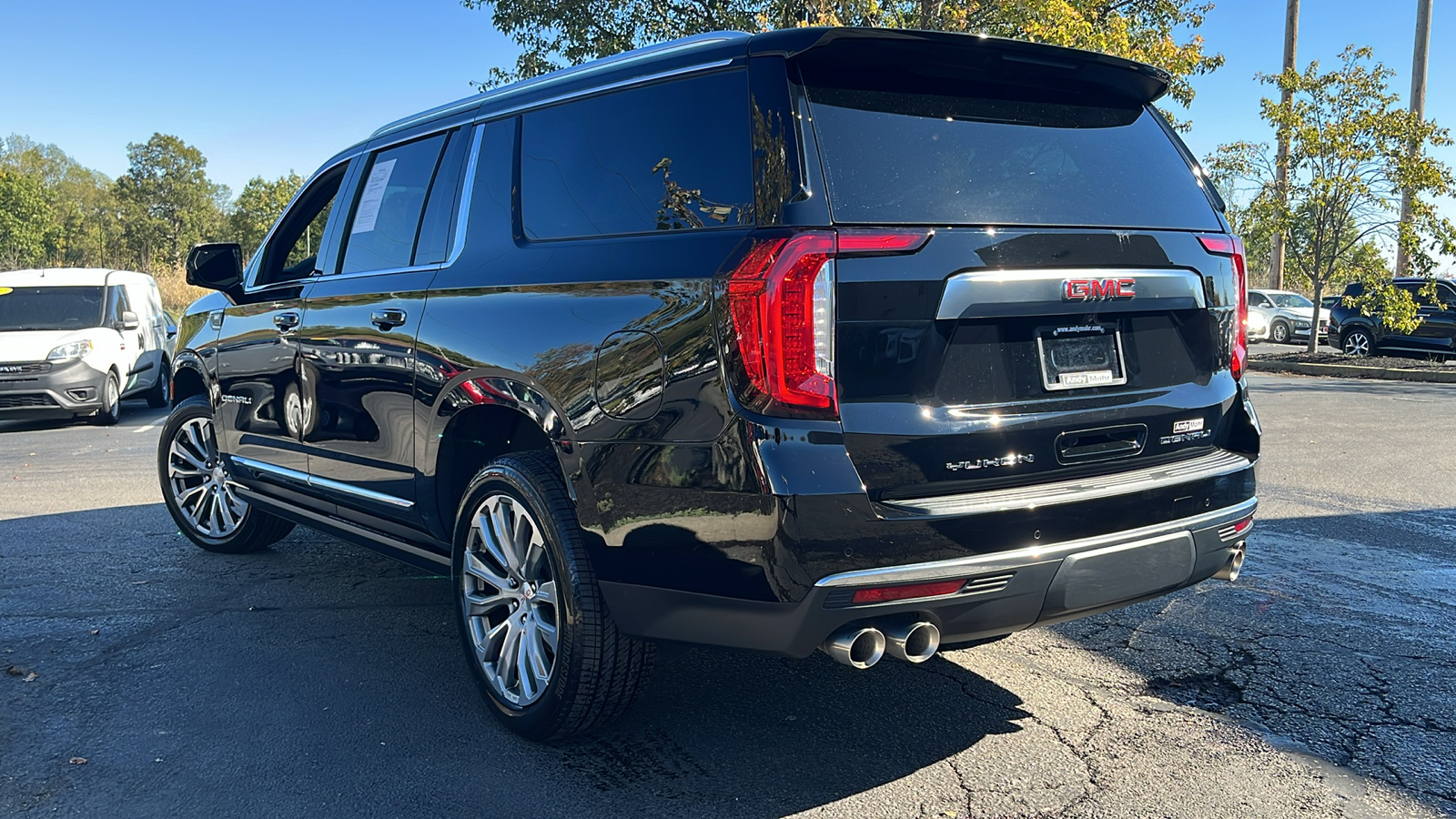 2022 GMC Yukon XL Denali 5