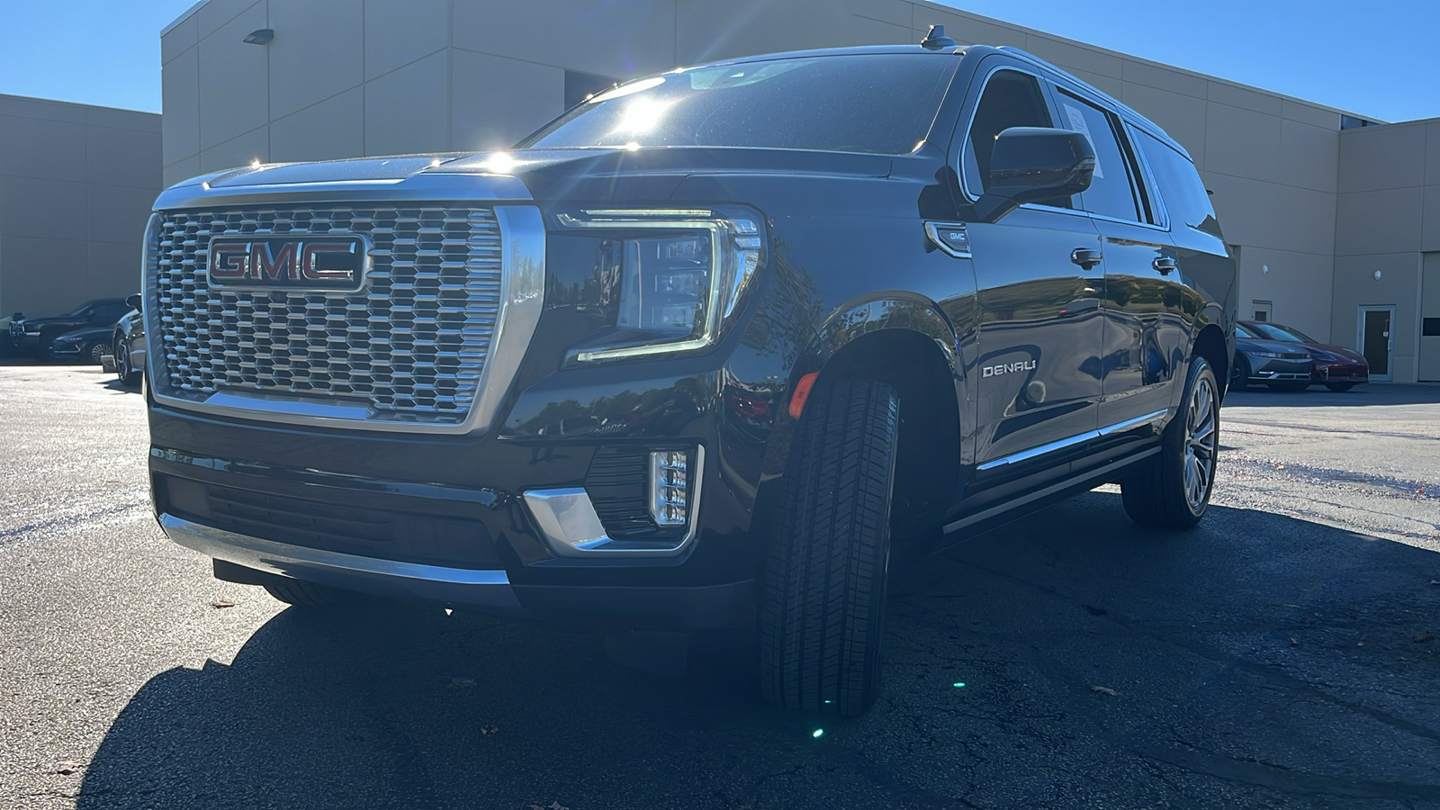 2022 GMC Yukon XL Denali 8