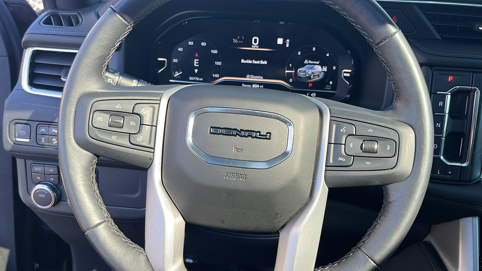 2022 GMC Yukon XL Denali 32