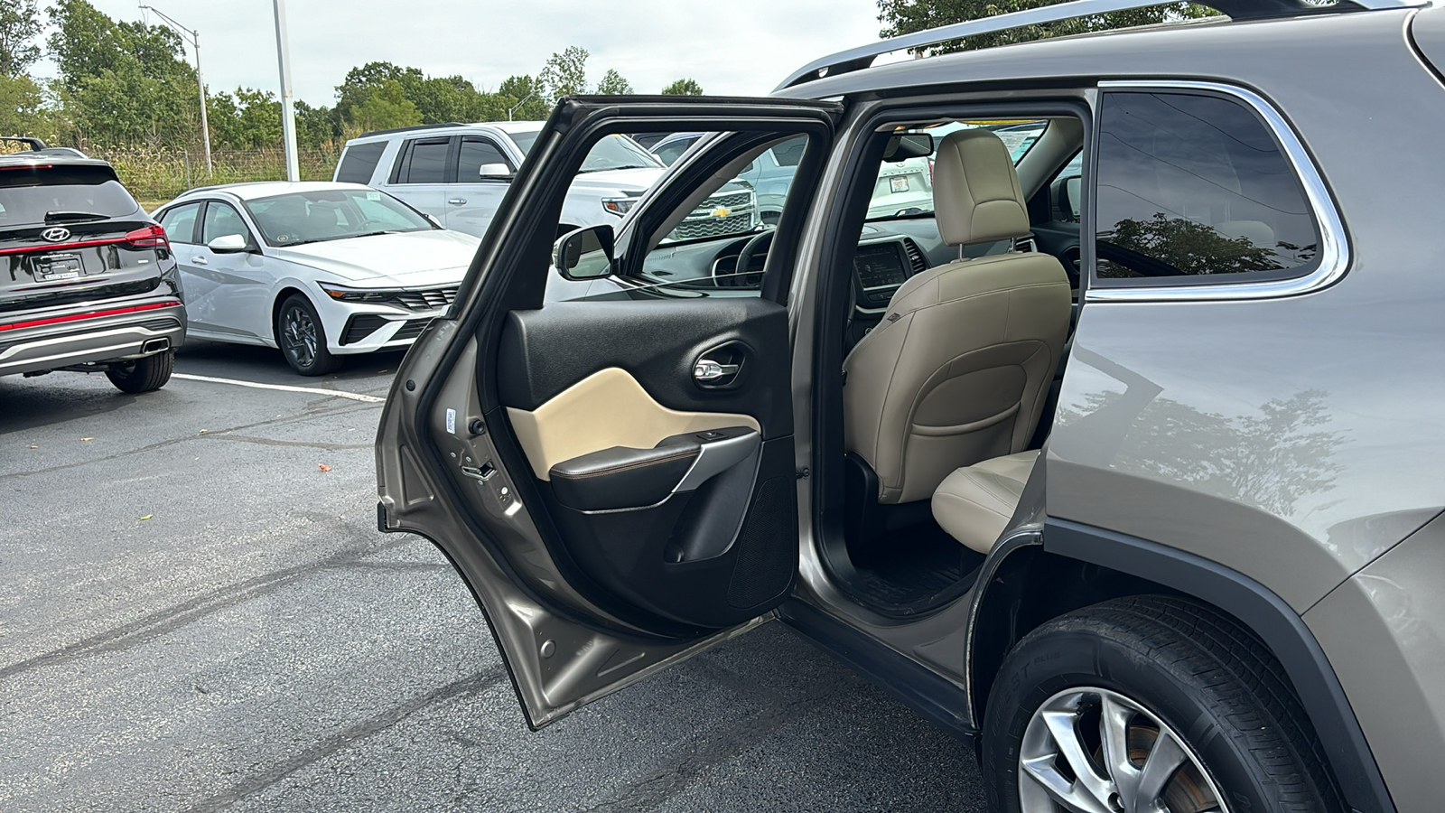 2018 Jeep Cherokee Limited 32