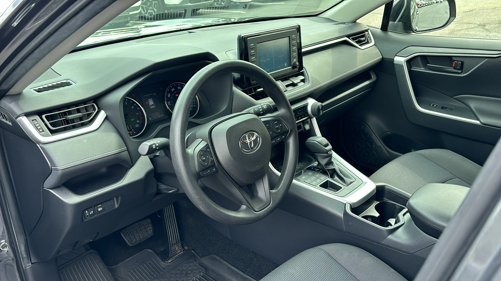 2019 Toyota RAV4 LE 25