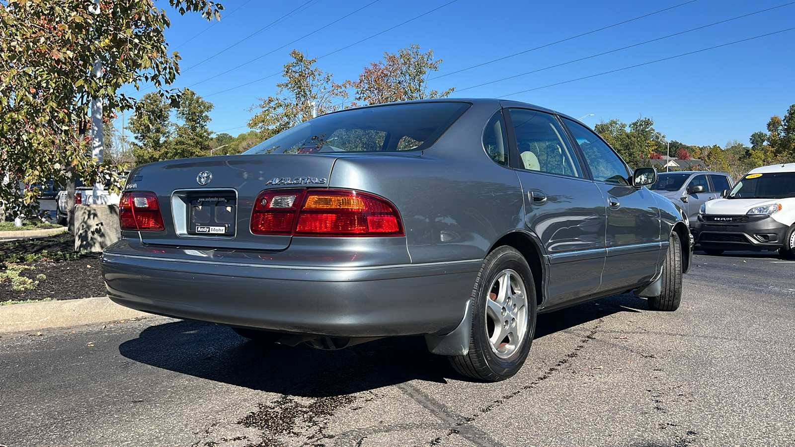 1998 Toyota Avalon XLS 3