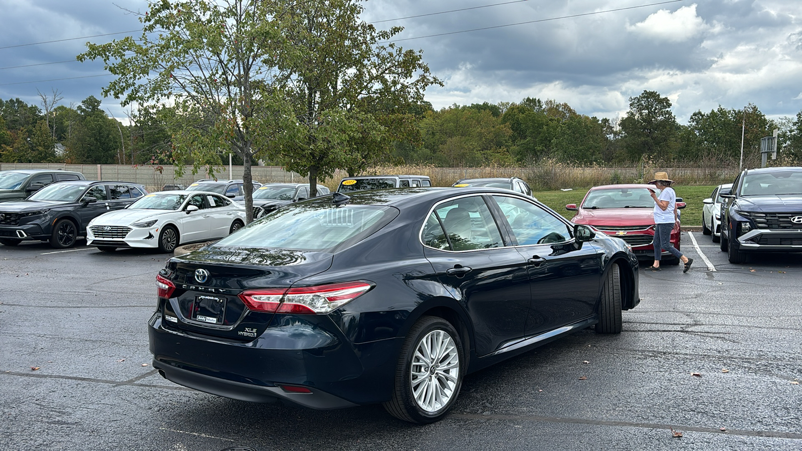 2020 Toyota Camry Hybrid XLE 7