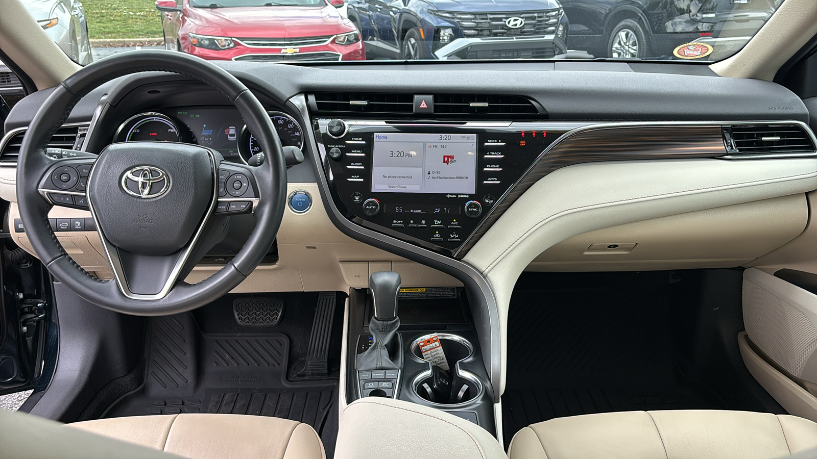 2020 Toyota Camry Hybrid XLE 13