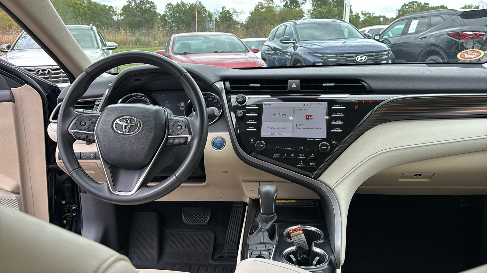 2020 Toyota Camry Hybrid XLE 14