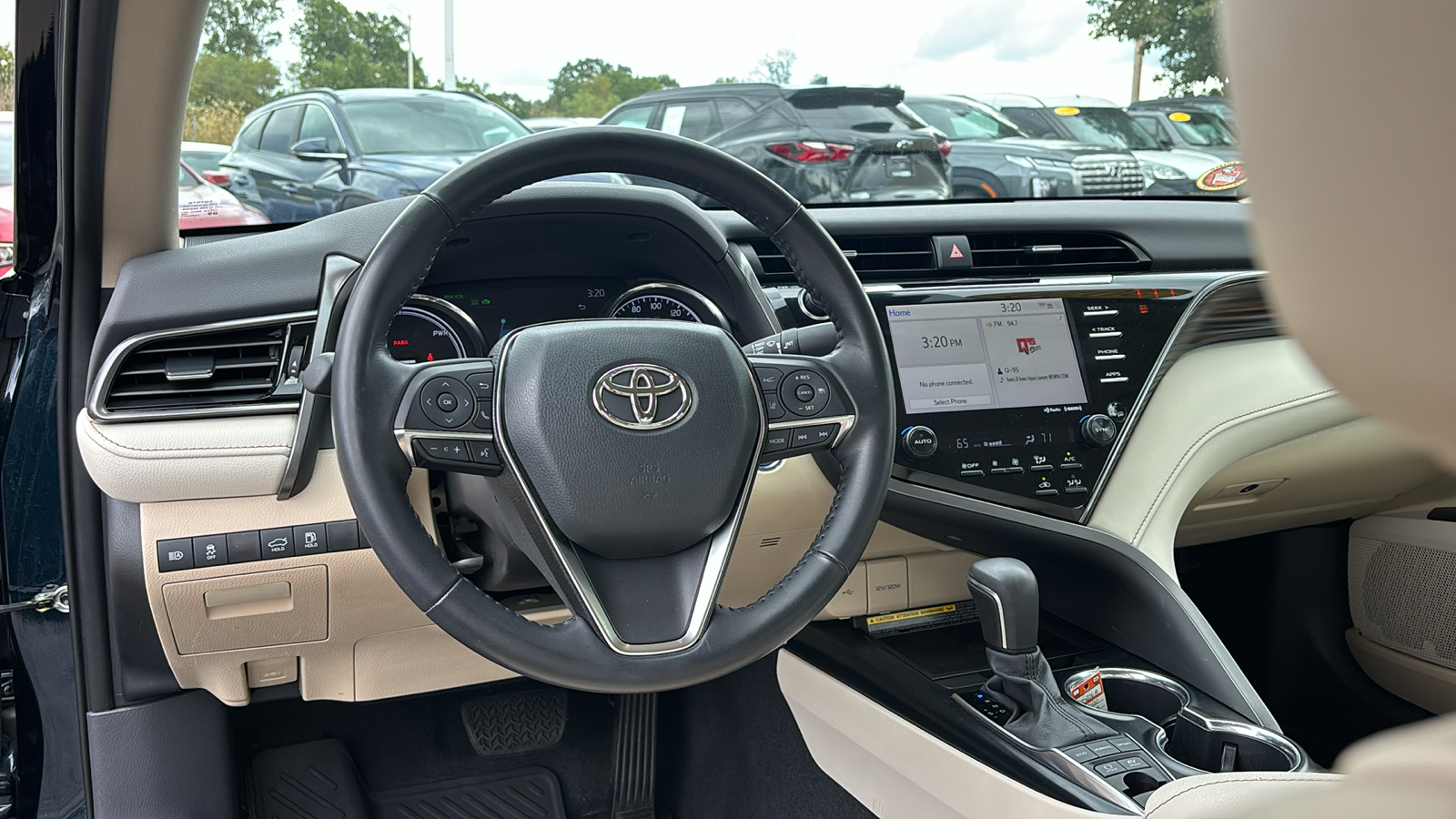 2020 Toyota Camry Hybrid XLE 15