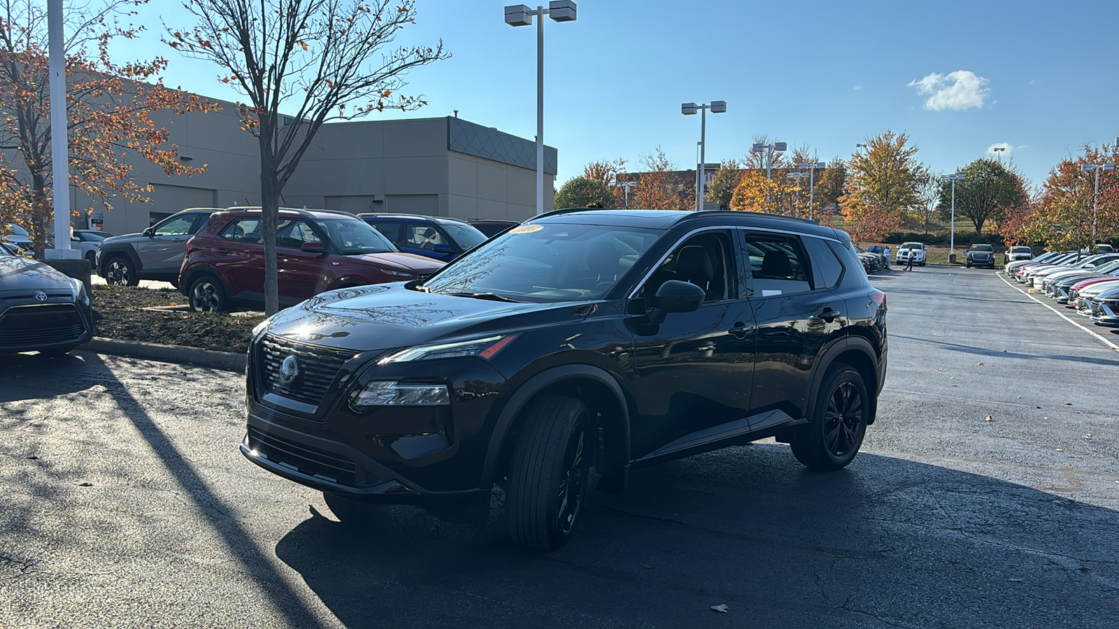 2023 Nissan Rogue SV 3