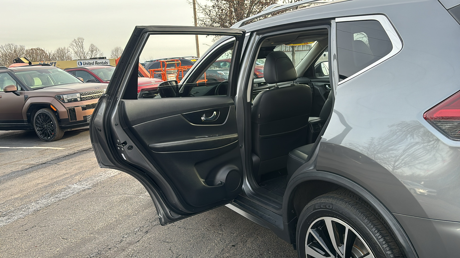 2018 Nissan Rogue SL 31