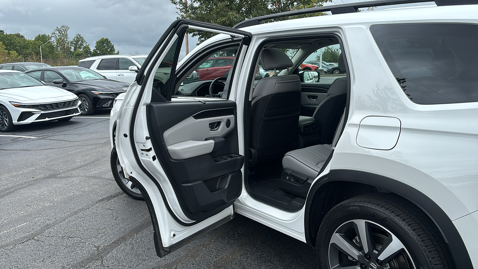 2023 Honda Pilot Elite 32